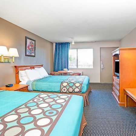 Hotel Super 8 By Wyndham Upland Ontario Ca Exteriér fotografie