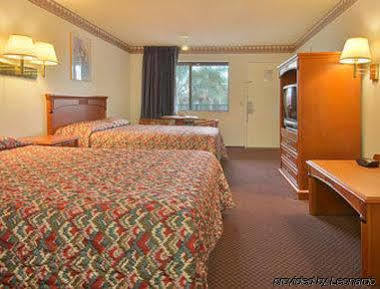 Hotel Super 8 By Wyndham Upland Ontario Ca Exteriér fotografie